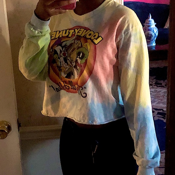 Looney tunes crop top - Picture 2 of 9